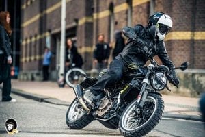 svartpilen piega urbana 401 analisi motoreetto